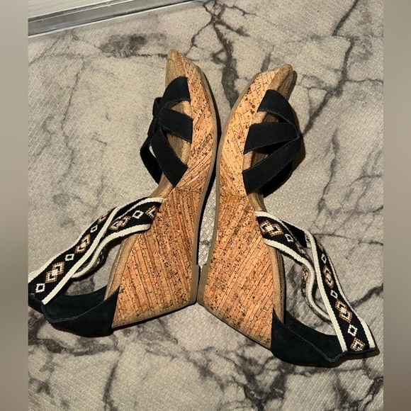 Minnetonka women’s bohemian western leather cork wedge heel sandal slip on 8 - Picture 7 of 10